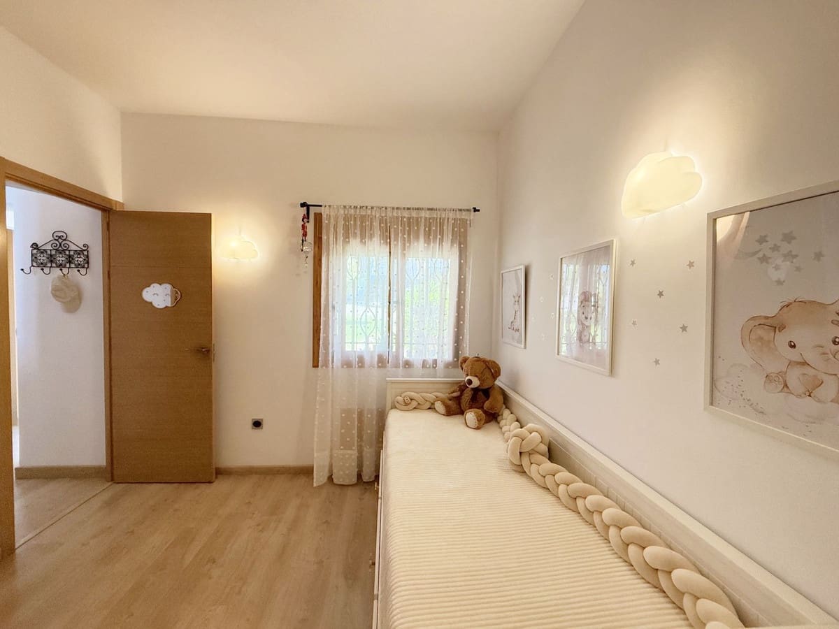 3 makuuhuone Paritalo myytävänä paikassa Bahia Dorada mukana uima-altaan - 645 000 € (Ref: 9670514)