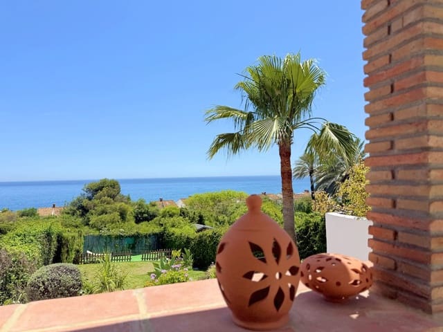 3 chambre Villa/Maison Semi-Mitoyenne à vendre à Bahía Dorada, Estepona avec piscine - 645 000 € (Ref: 9670514)