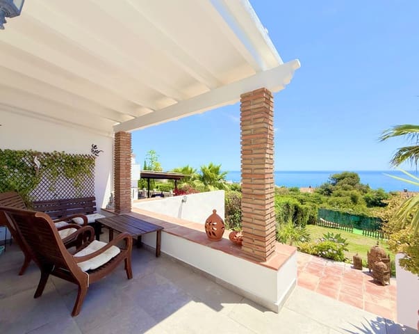 3 chambre Villa/Maison Semi-Mitoyenne à vendre à Bahía Dorada, Estepona avec piscine - 645 000 € (Ref: 9670514)