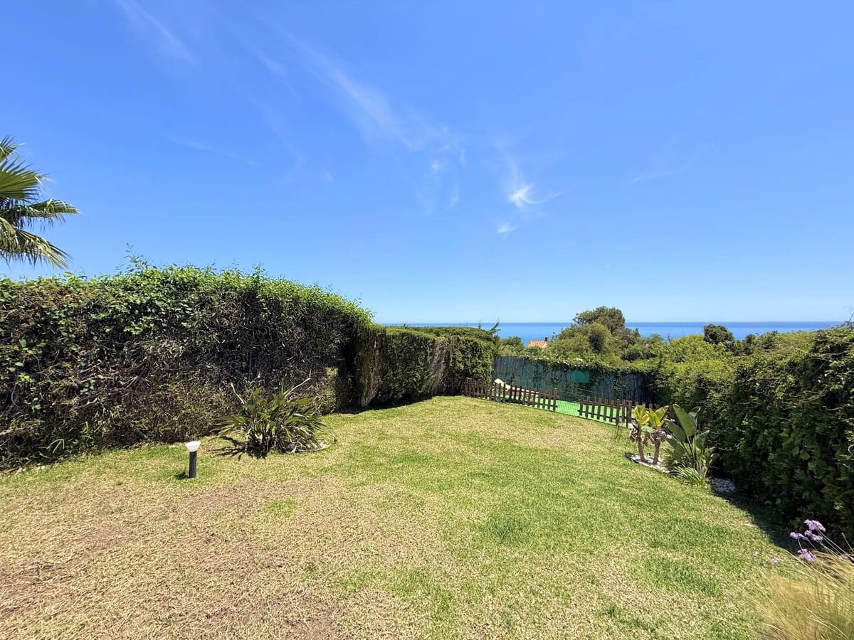 3 bedroom Semi-detached Villa for sale in Bahia Dorada with pool - € 645,000 (Ref: 9670514)