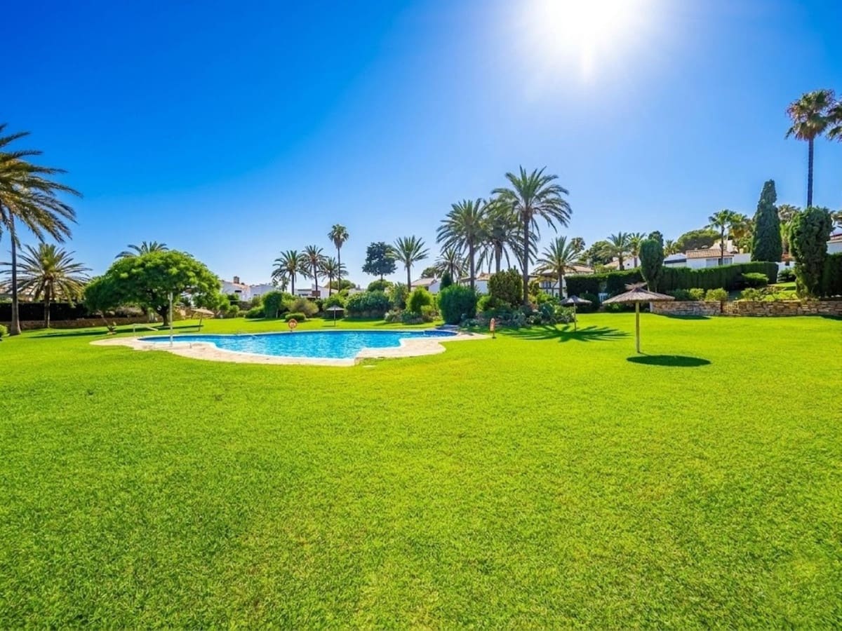 3 bedroom Semi-detached Villa for sale in Bahia Dorada with pool - € 645,000 (Ref: 9670514)