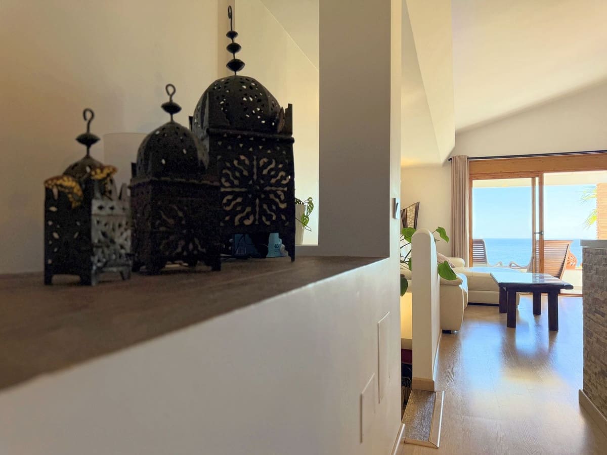 3 bedroom Semi-detached Villa for sale in Bahia Dorada with pool - € 645,000 (Ref: 9670514)