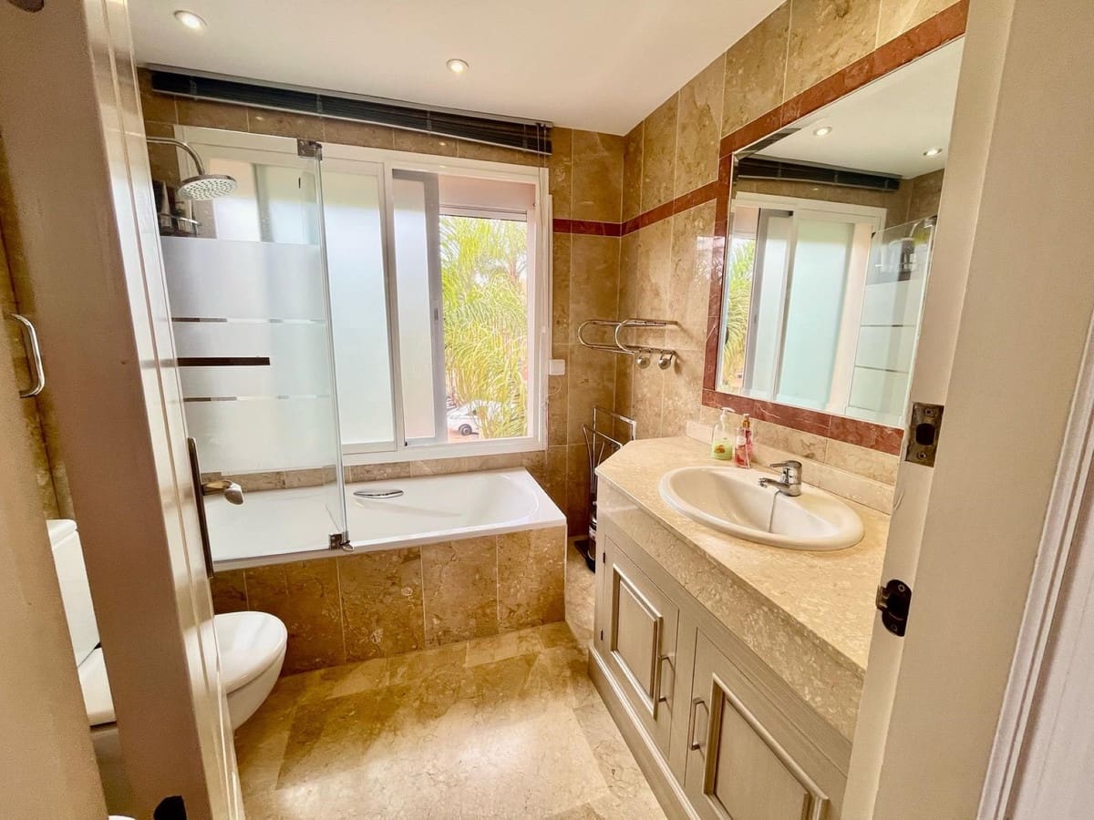 4 slaapkamer Huis te koop in Nueva Andalucia met zwembad - € 670.000 (Ref: 9670515)