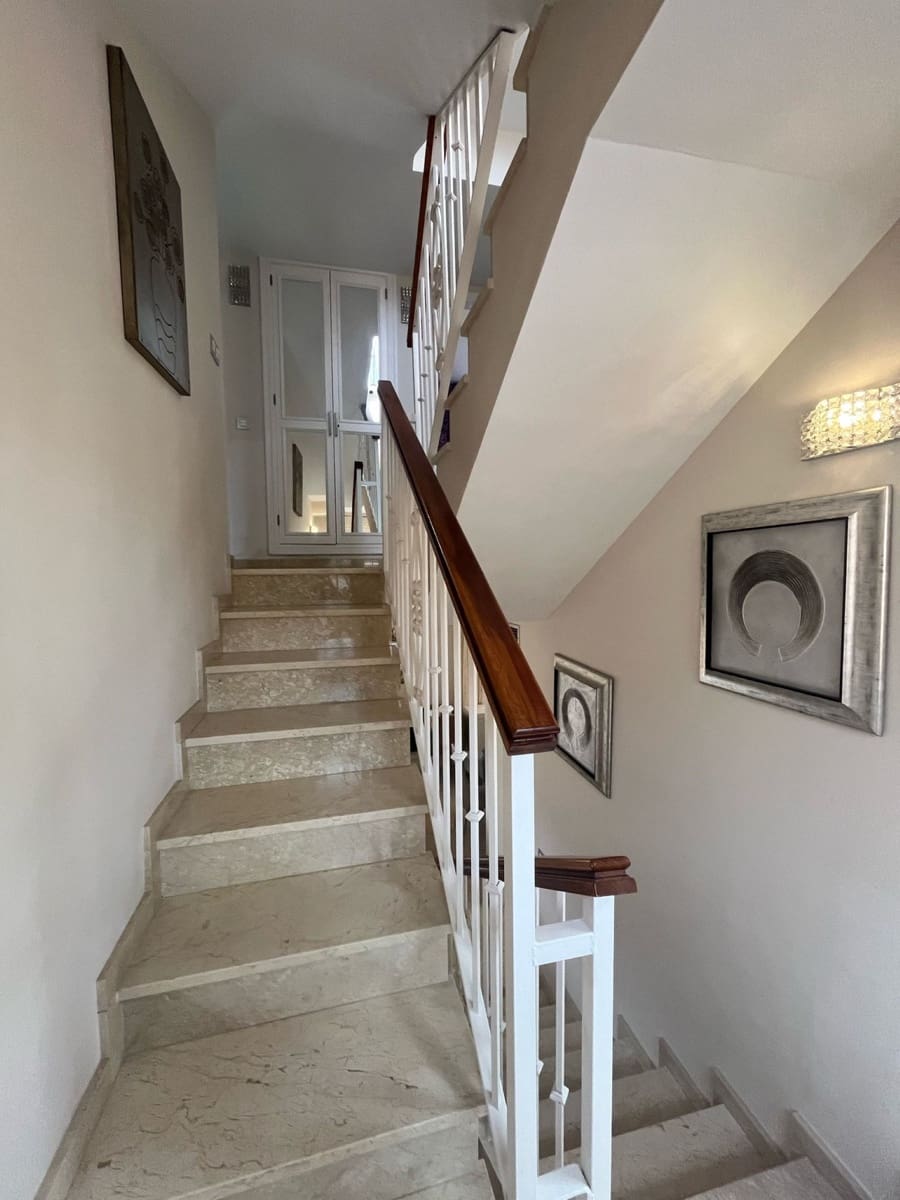 4 slaapkamer Huis te koop in Nueva Andalucia met zwembad - € 670.000 (Ref: 9670515)