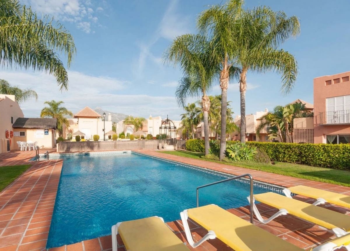 4 slaapkamer Huis te koop in Nueva Andalucia met zwembad - € 670.000 (Ref: 9670515)