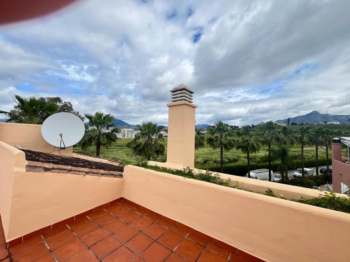 4 bedroom Townhouse for sale in Nueva Andalucia with pool - € 650,000 (Ref: 9670515)