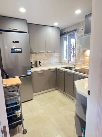 Casa de 4 habitaciones en La Dama de Noche - La Alzambra, Marbella en venta con piscina - 650.000 € (Ref: 9670515)