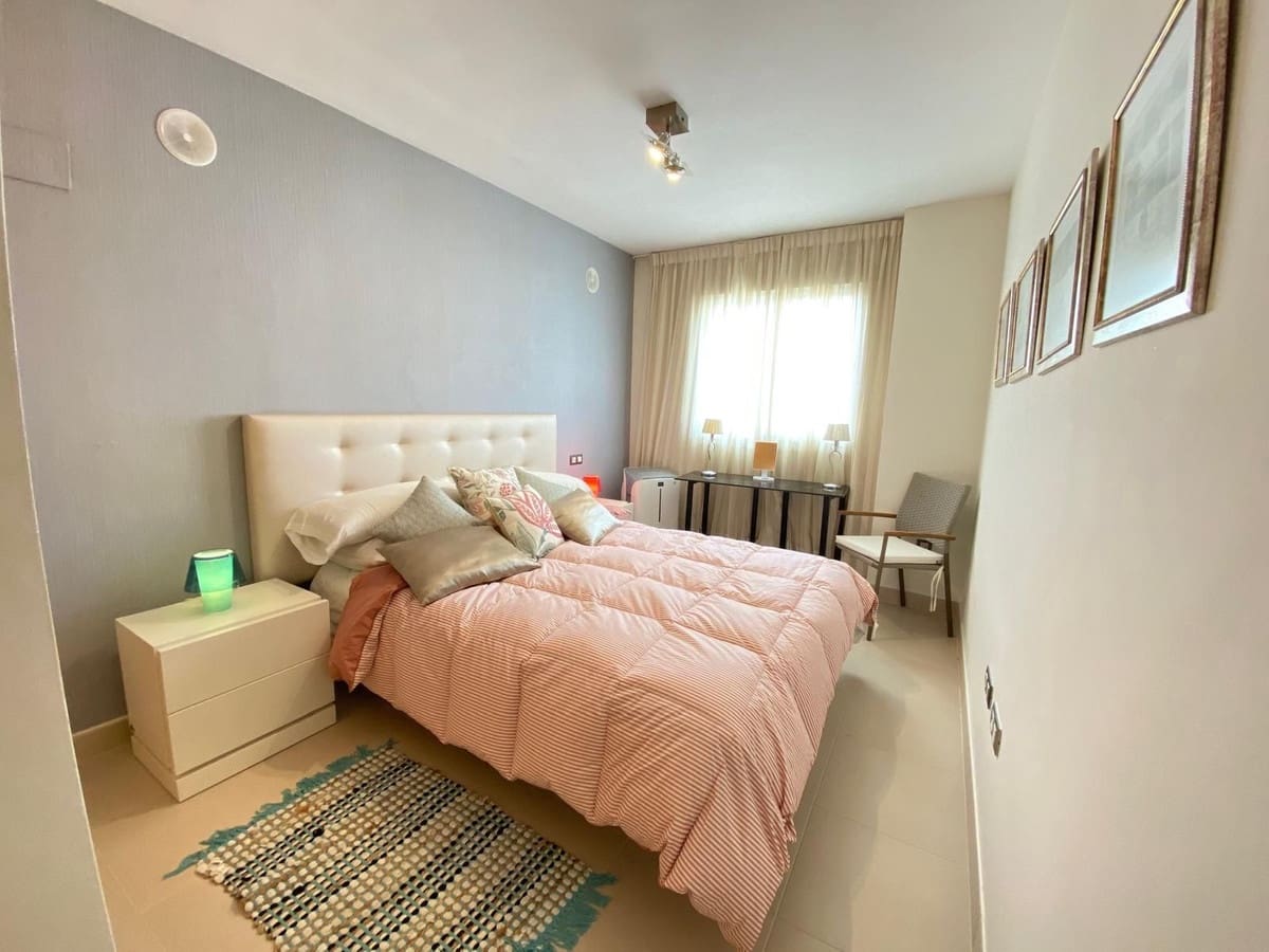 3 Zimmer Haus zu verkaufen in New Golden Mile mit Pool - 530.000 € (Ref: 9670516)