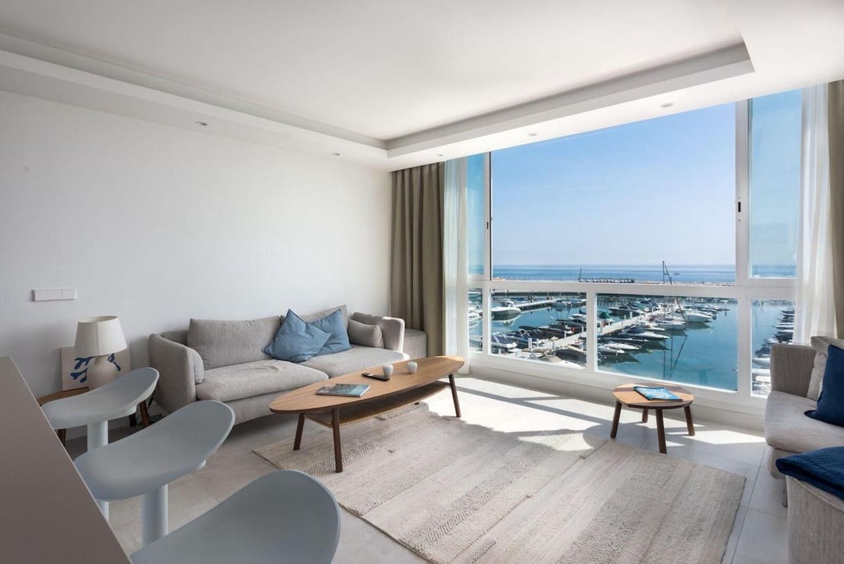 2 bedroom Beach Apartment for sale in Puerto Banus - € 850,000 (Ref: 9670518)