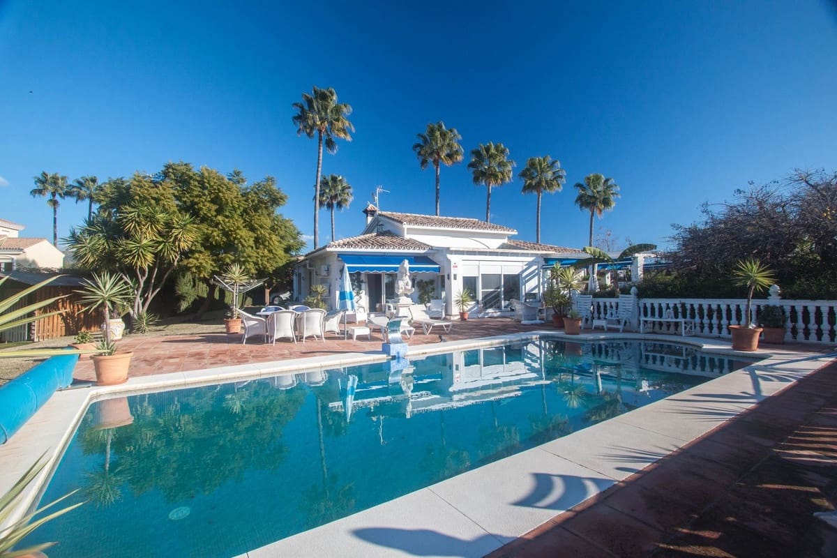 3 Zimmer Finca/Landgut zu verkaufen in Estepona mit Pool - 878.000 € (Ref: 9670519)