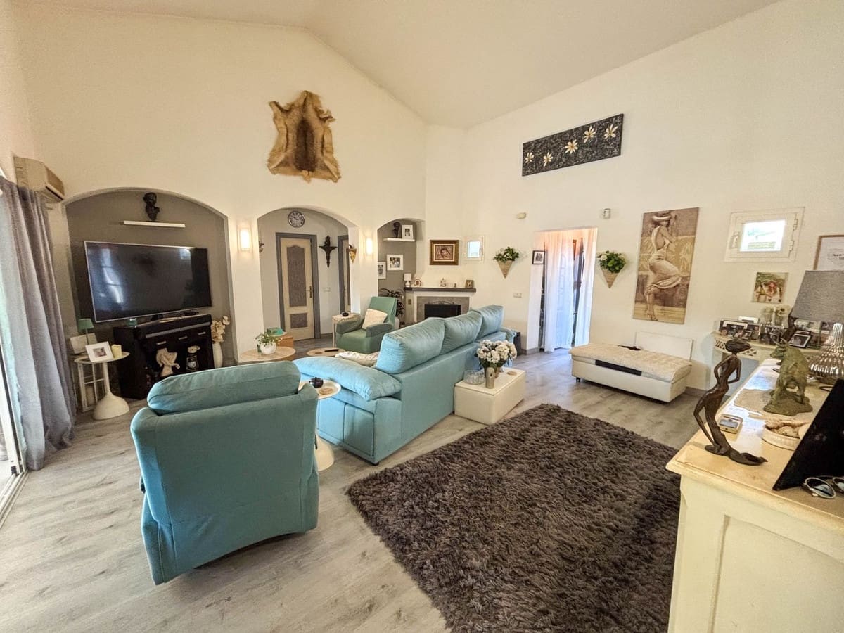 3 Zimmer Finca/Landgut zu verkaufen in Estepona mit Pool - 878.000 € (Ref: 9670519)