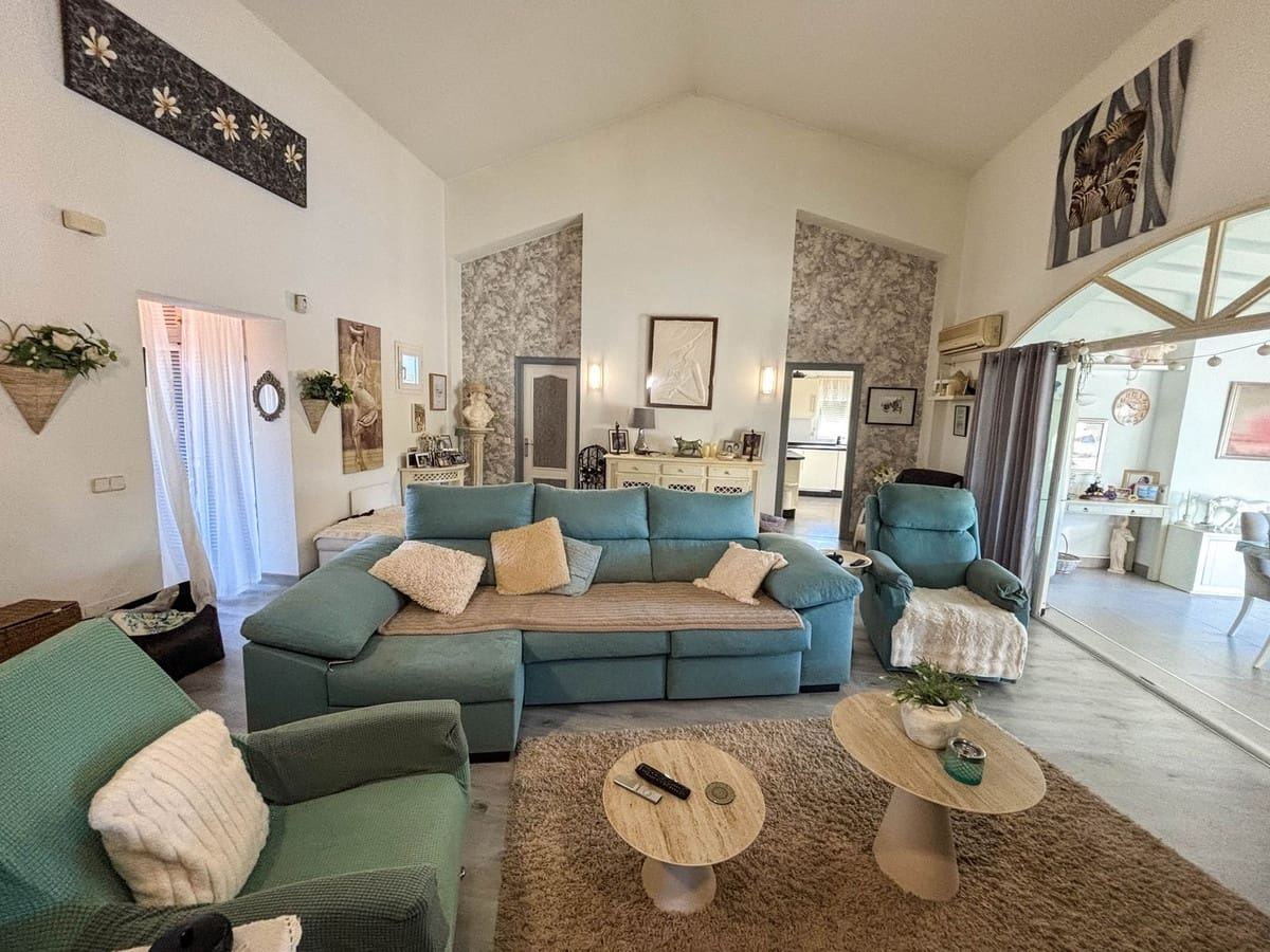 3 Zimmer Finca/Landgut zu verkaufen in Estepona mit Pool - 878.000 € (Ref: 9670519)