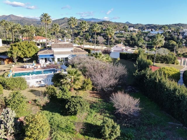 3 Zimmer Finca/Landgut zu verkaufen in Centro, Estepona mit Pool - 878.000 € (Ref: 9670519)
