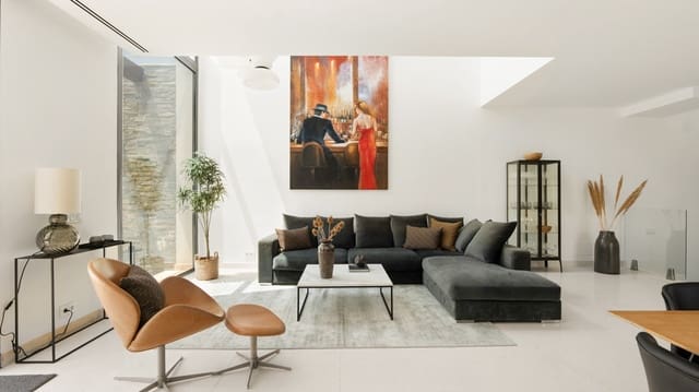 5 soverom Kjedet enebolig til salgs i Marbella med svømmebasseng - € 1 395 000 (Ref: 9674110)