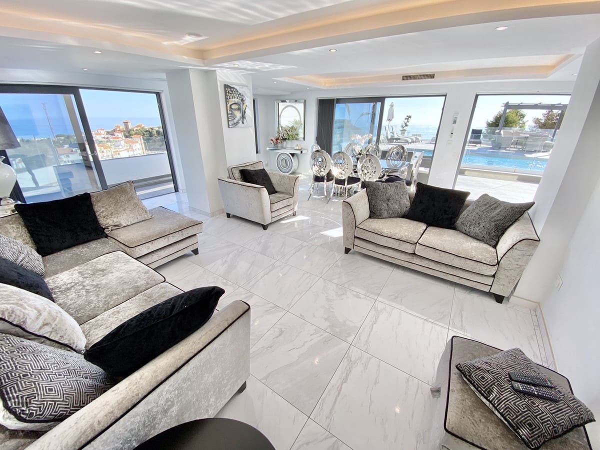 6 sypialnia Willa na sprzedaż w Benalmadena z basenem garażem - 1 395 000 € (Ref: 9674113)