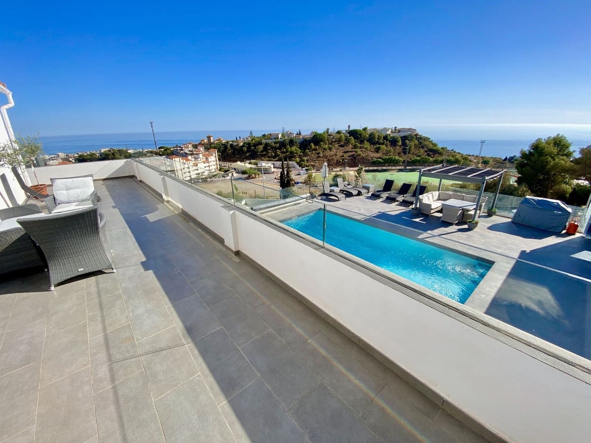 6 sypialnia Willa na sprzedaż w Benalmadena z basenem garażem - 1 395 000 € (Ref: 9674113)