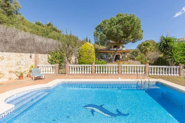 4 bedroom Villa for sale in Elviria, Marbella with pool garage - € 1,198,000 (Ref: 9677332)