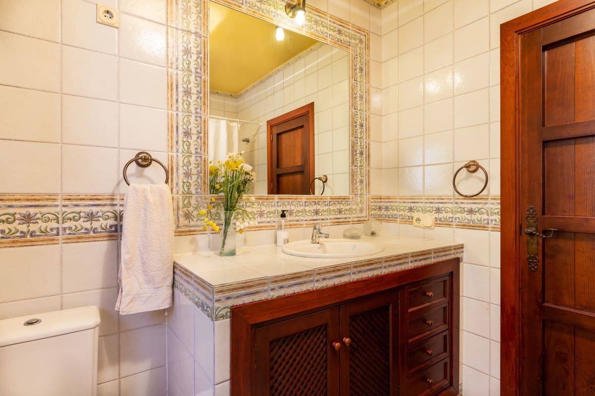 4 bedroom Villa for sale in Elviria with pool garage - € 1,198,000 (Ref: 9677332)