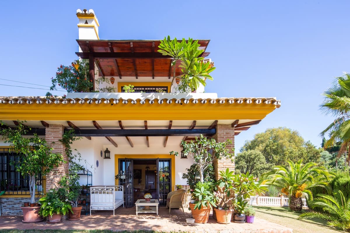 4 sovrum Villa till salu i Elviria med pool garage - 1 198 000 € (Ref: 9677332)