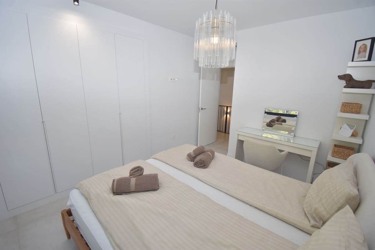 4 bedroom Townhouse for sale in Mijas Costa with pool - € 1,099,999 (Ref: 9677333)