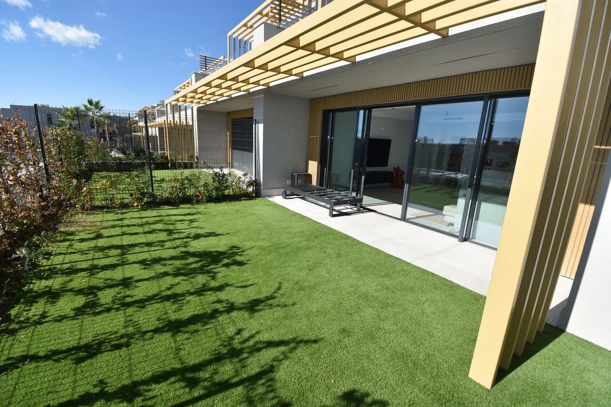 4 bedroom Townhouse for sale in Mijas Costa with pool - € 1,099,999 (Ref: 9677333)