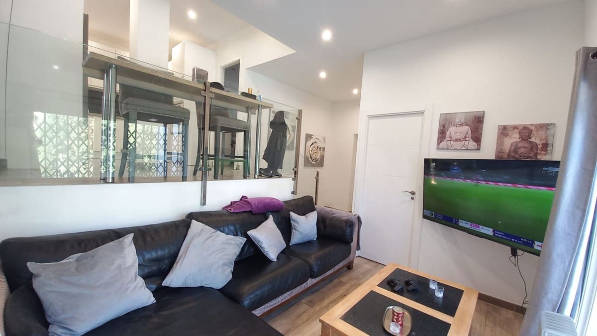 6 bedroom Villa for sale in El Faro with pool - € 749,000 (Ref: 9677335)