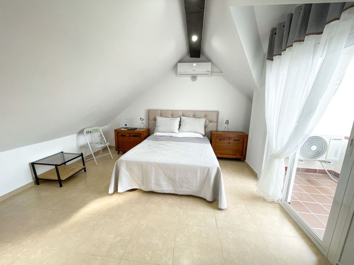 3 soverom Kjedet enebolig til salgs i Benalmadena med svømmebasseng garasje - € 830 000 (Ref: 9677340)