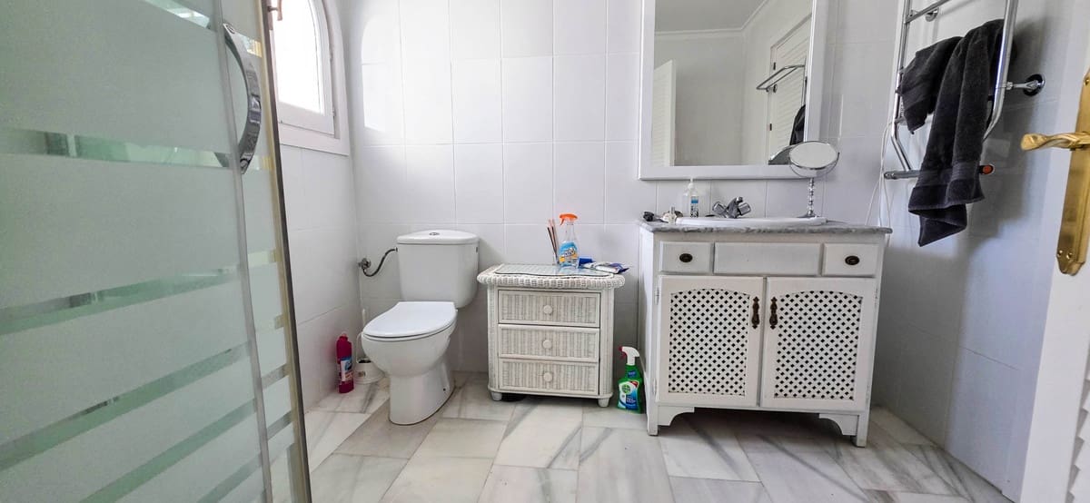 5 camera da letto Villetta Bifamiliare in vendita in La Duquesa / Puerto de la Duquesa con piscina - 749.000 € (Rif: 9677341)