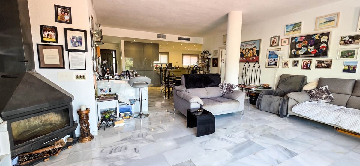 5 camera da letto Villetta Bifamiliare in vendita in La Duquesa / Puerto de la Duquesa con piscina - 749.000 € (Rif: 9677341)