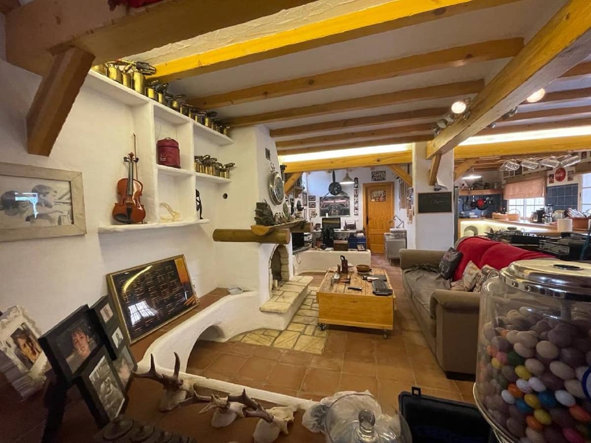 Hotel de 16 habitaciones en Alhaurín el Grande en venta con piscina - 3.175.000 € (Ref: 9677342)