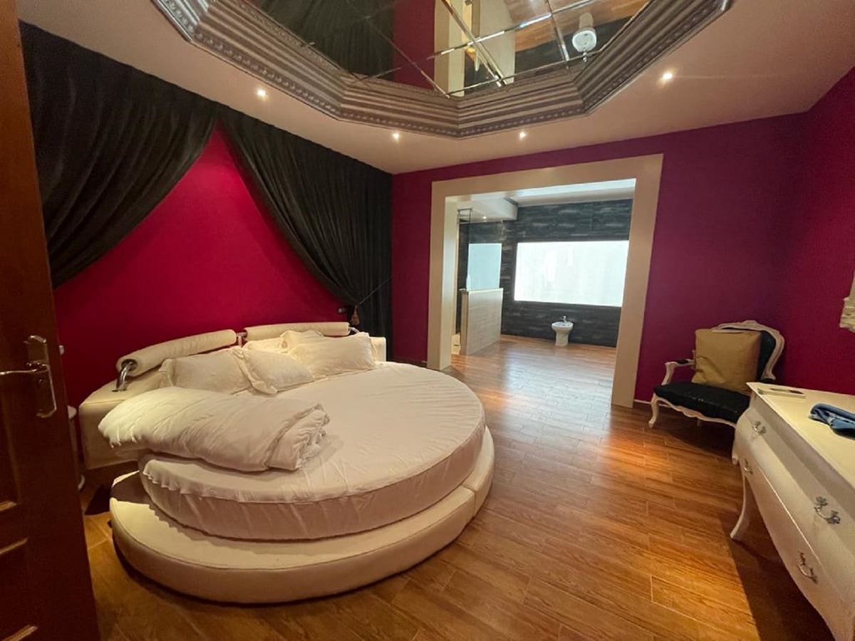 Hotel de 16 habitaciones en Alhaurín el Grande en venta con piscina - 3.175.000 € (Ref: 9677342)