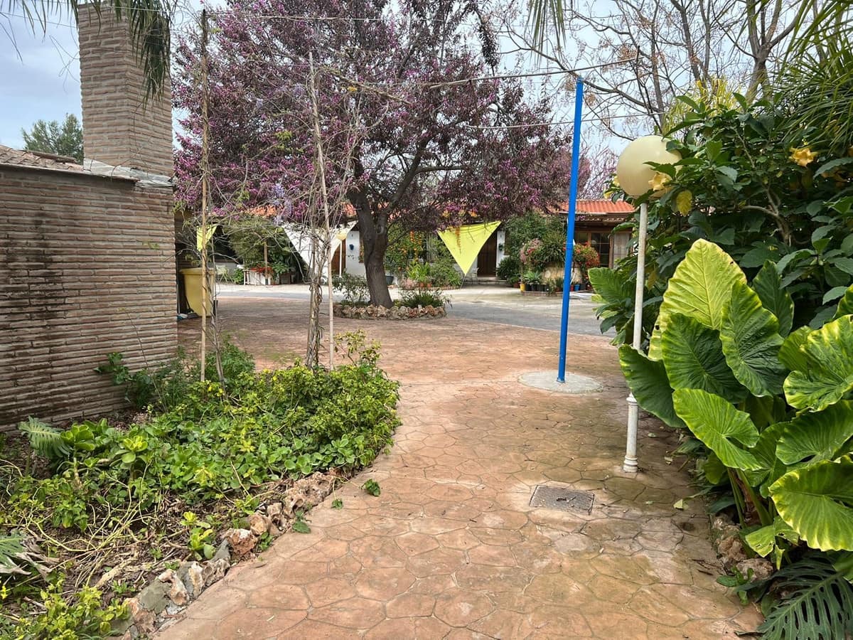 Hotel de 16 habitaciones en Alhaurín el Grande en venta con piscina - 3.175.000 € (Ref: 9677342)