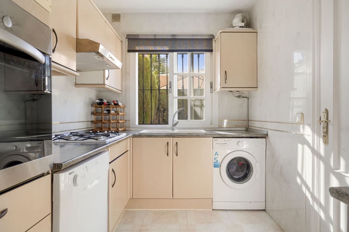 2 bedroom Townhouse for sale in Bel-Air with pool - € 485,000 (Ref: 9677344)