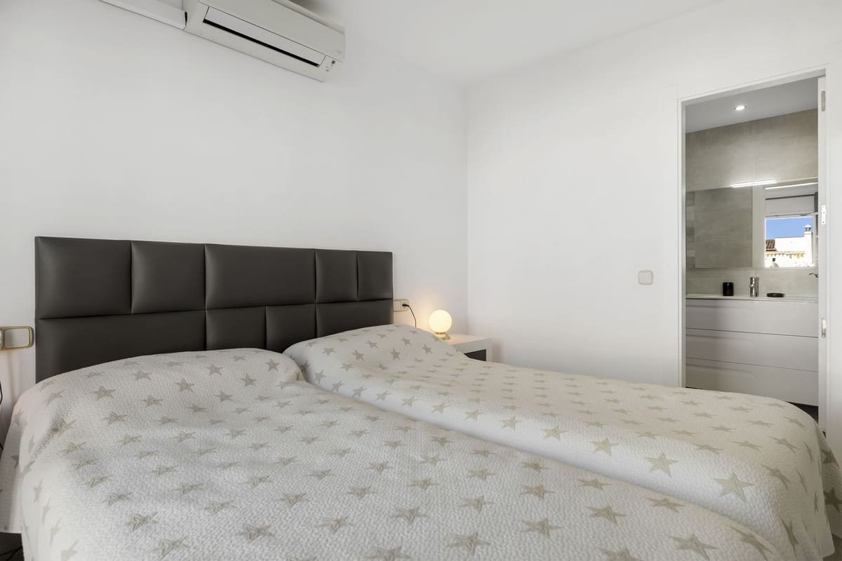 2 bedroom Townhouse for sale in Bel-Air with pool - € 485,000 (Ref: 9677344)