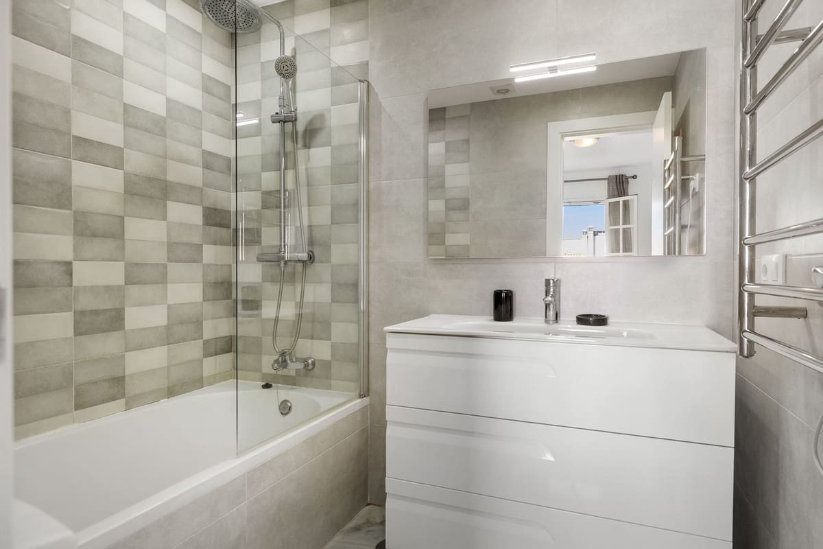 2 bedroom Townhouse for sale in Bel-Air with pool - € 485,000 (Ref: 9677344)