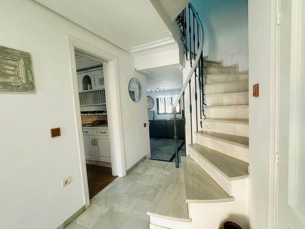 4 bedroom Semi-detached Villa for sale in Manilva with pool - € 599,000 (Ref: 9677345)