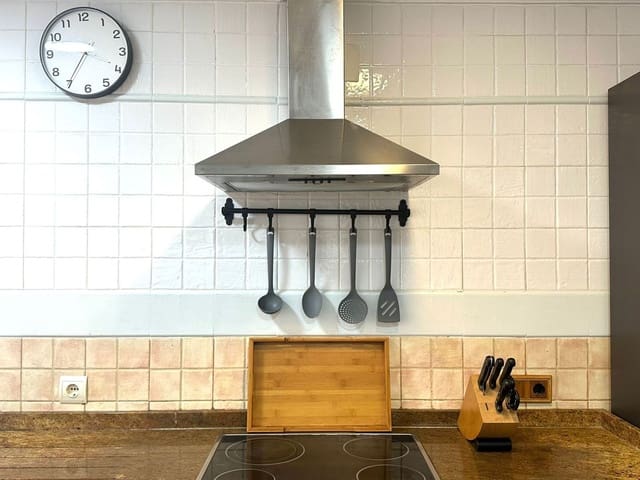 4 bedroom Semi-detached Villa for sale in Manilva Pueblo, Manilva with pool - € 599,000 (Ref: 9677345)