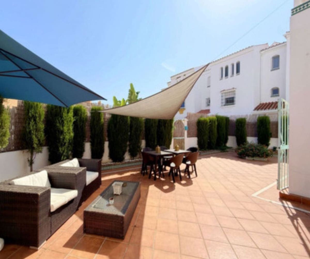 4 bedroom Semi-detached Villa for sale in Manilva with pool - € 599,000 (Ref: 9677345)