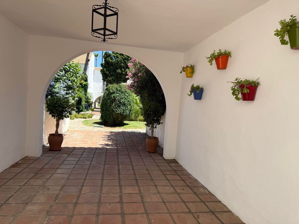 4 bedroom Semi-detached Villa for sale in Manilva with pool - € 599,000 (Ref: 9677345)