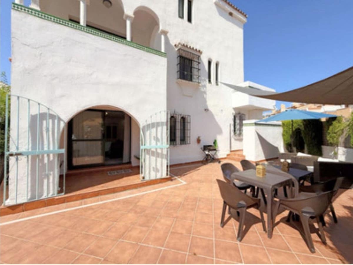 4 bedroom Semi-detached Villa for sale in Manilva with pool - € 599,000 (Ref: 9677345)