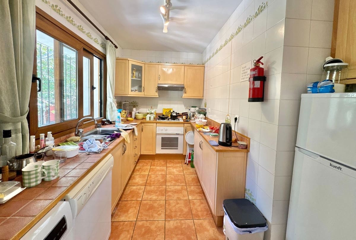 5 soveværelse Villa til salg i El Rosario med swimmingpool - € 950.000 (Ref: 9677346)