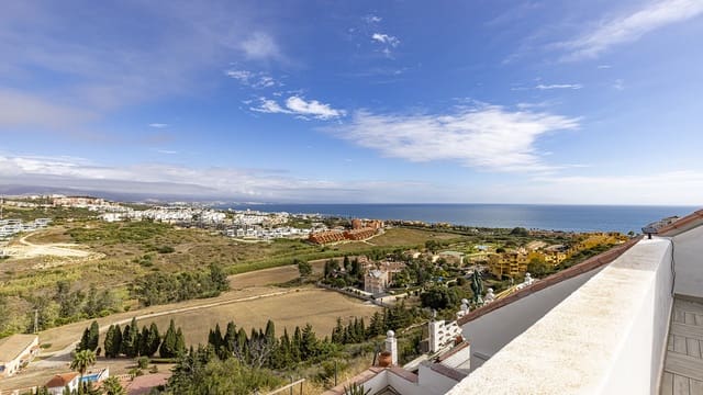2 soverom Kjedet enebolig til salgs i Manilva Pueblo, Manilva med svømmebasseng - € 450 000 (Ref: 9677347)