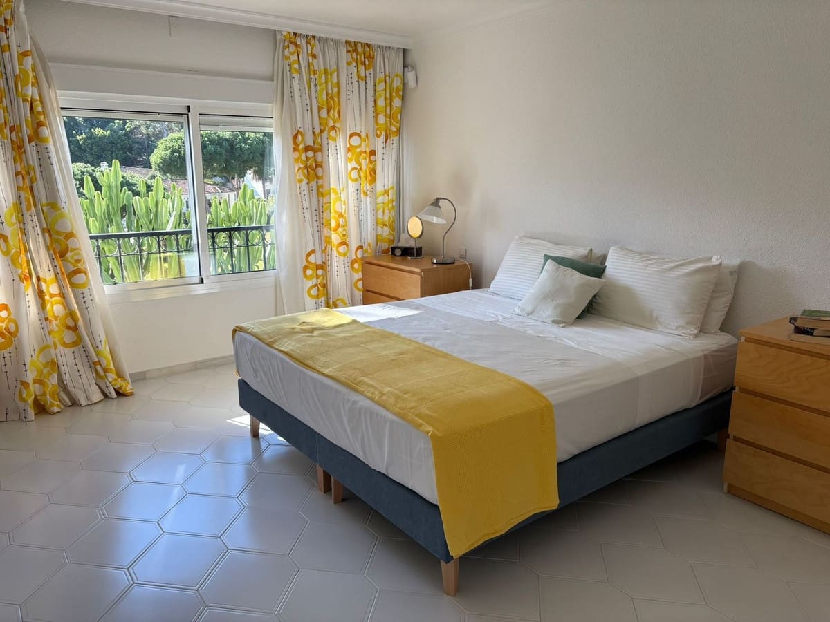 Pareado de 3 habitaciones en Málaga ciudad en venta con piscina - 595.000 € (Ref: 9677348)