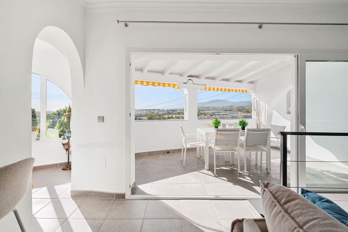 3 quarto Moradia Geminada para venda em Nueva Andalucia - 595 000 € (Ref: 9677349)