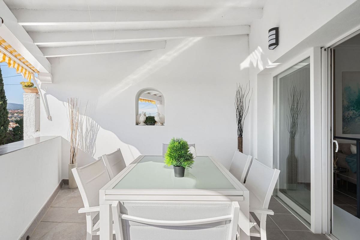 3 quarto Moradia Geminada para venda em Nueva Andalucia - 595 000 € (Ref: 9677349)