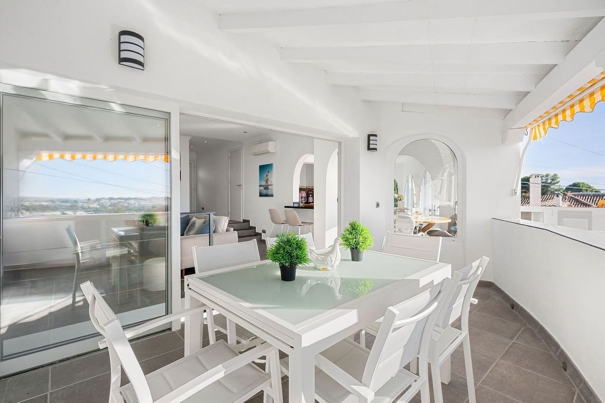 3 bedroom Semi-detached Villa for sale in Nueva Andalucia - € 549,000 (Ref: 9677349)