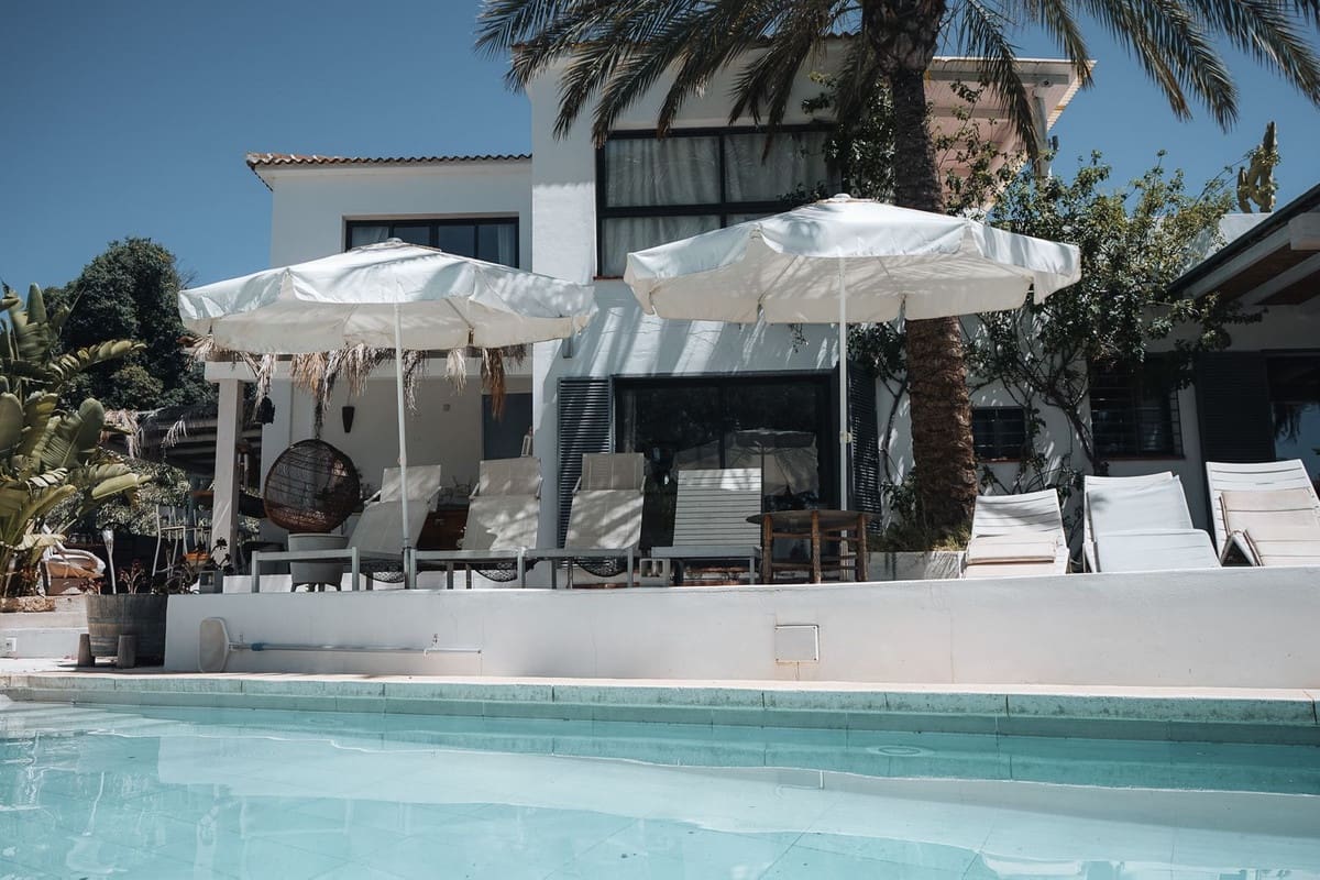 10 bedroom Guesthouse/B & B for sale in Alhaurin el Grande with pool - € 1,395,000 (Ref: 9677350)