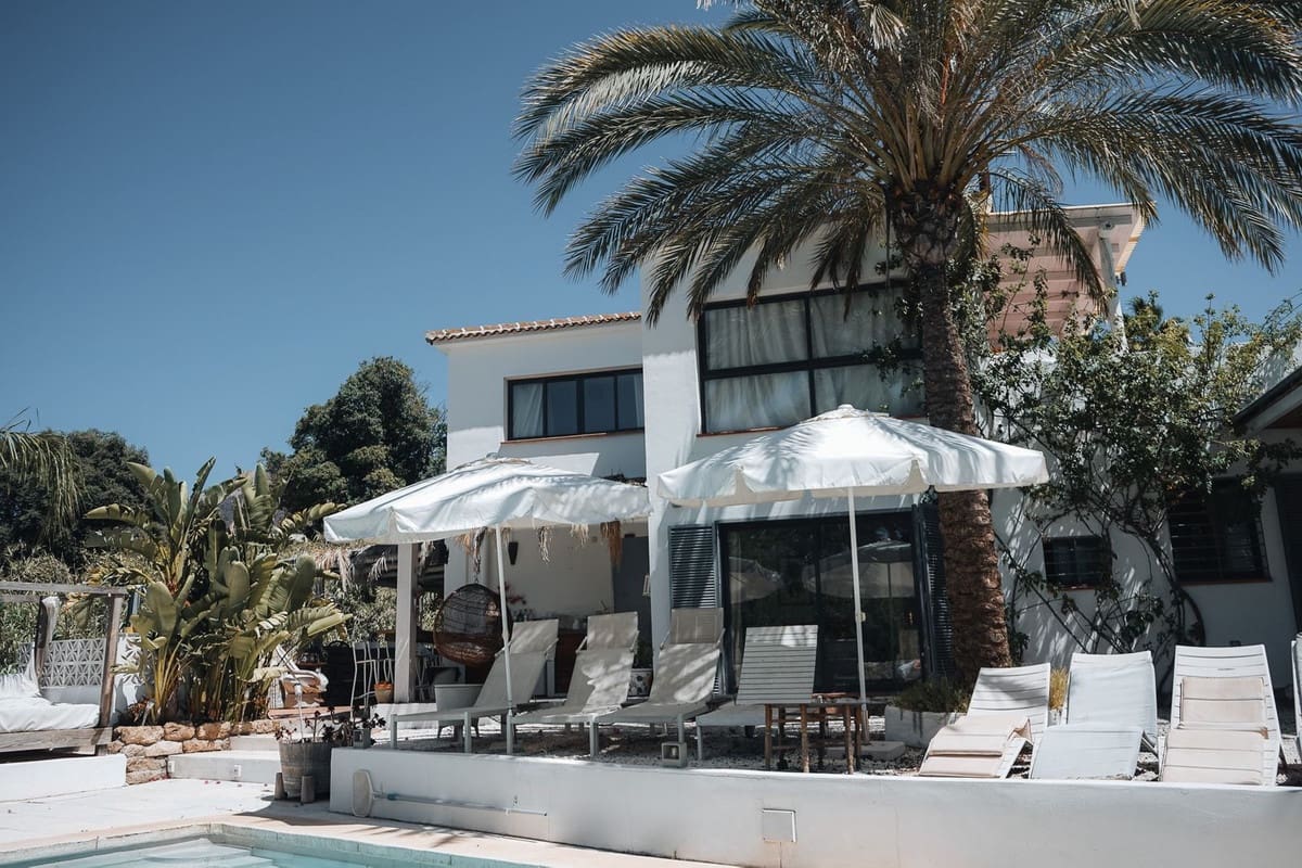 10 bedroom Guesthouse/B & B for sale in Alhaurin el Grande with pool - € 1,395,000 (Ref: 9677350)