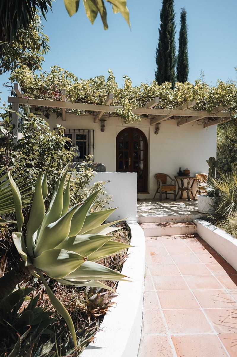 10 bedroom Guesthouse/B & B for sale in Alhaurin el Grande with pool - € 1,395,000 (Ref: 9677350)