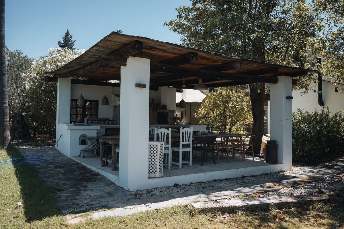 10 bedroom Guesthouse/B & B for sale in Alhaurin el Grande with pool - € 1,395,000 (Ref: 9677350)